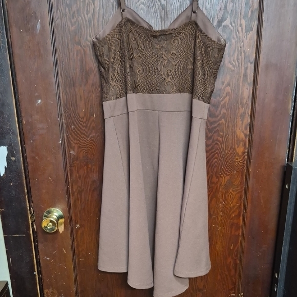 Almost Famous Chocolate Lace Dress - Picture 4 of 4